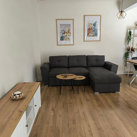 Port View, Veranda, 80 Sqm, Spacious Place For 6 Salonicco Esterno foto
