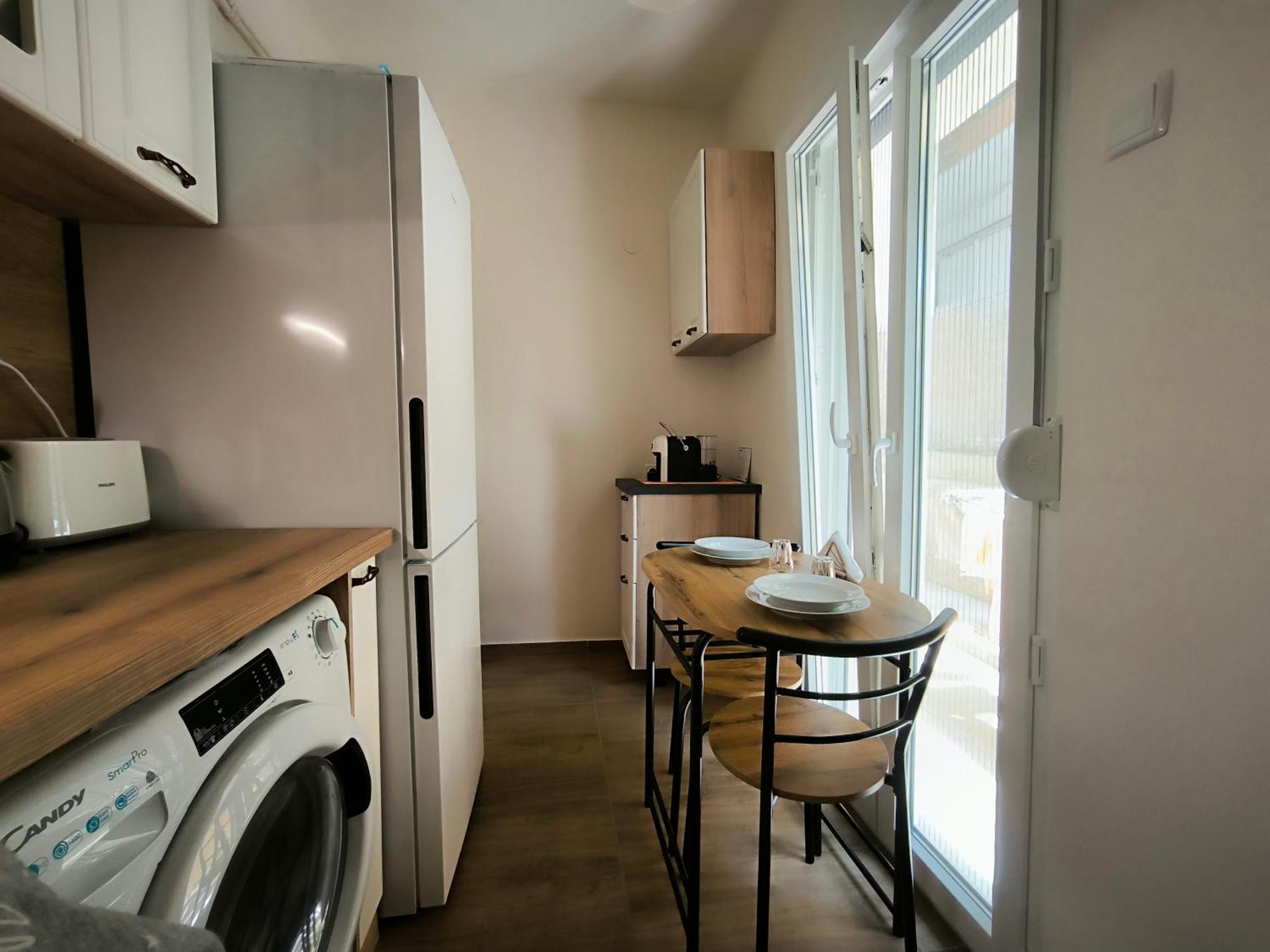 Port View, Veranda, 80 Sqm, Spacious Place For 6 Salonicco Esterno foto